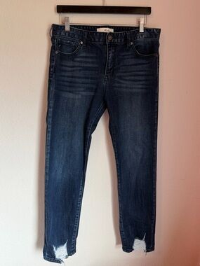 KanCan Medium Wash Distressed Skinny Jeans | Raw Hem | Size 29